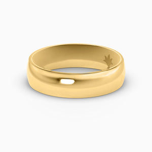 Domed Men's Band in Yellow Gold