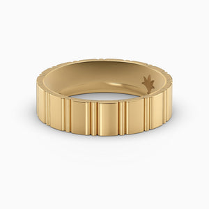 Fluted Men's Band in Yellow Gold